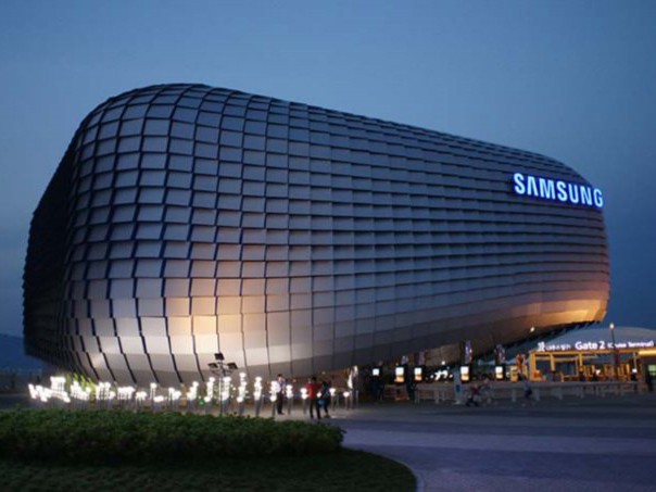 Samsung Galaxy A50 se 6.22 palcovým displejem